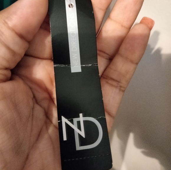 NWT New Directions Top - Picture 2 of 3